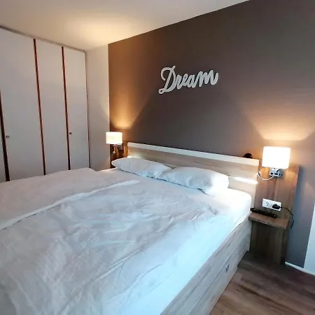 Apartmán Am Mit Balkon & Pool *