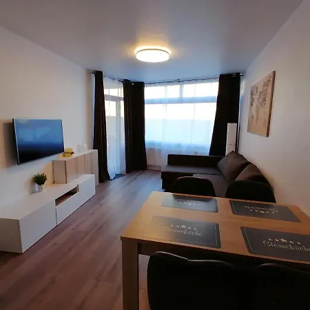 Apartmán Am Mit Balkon & Pool *