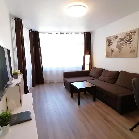 Apartmán Am Mit Balkon & Pool *