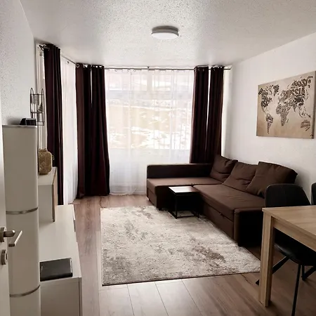 Am Mit Balkon & Pool Apartament
